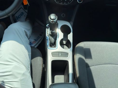 Used 2017 Chevrolet Cruze LS FWD image 21