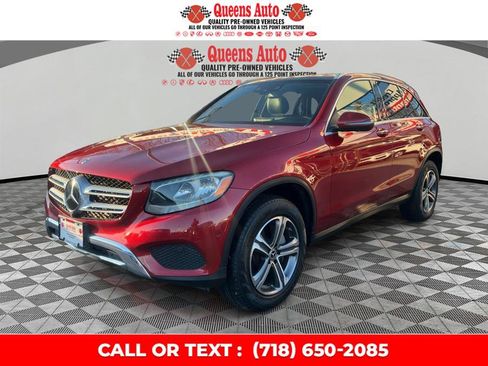 Used 2019 Mercedes-Benz GLC 300 GLC 300 4MATIC SUV image 2