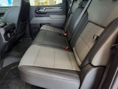 Certified 2025 Chevrolet Silverado 1500 ZR2 w/ Technology Package image 18