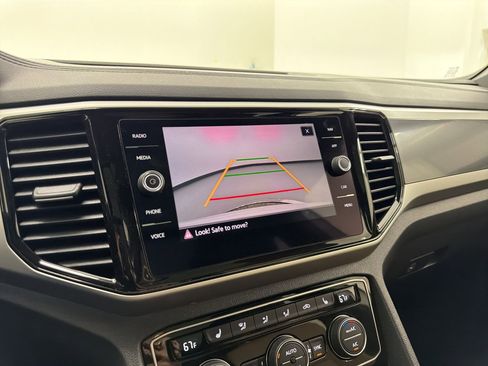 Used 2022 Volkswagen Atlas Cross Sport SEL R-Line image 25