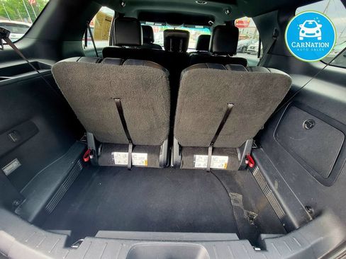 Used 2016 Ford Explorer XLT w/ Equipment Group 202A AWD/4WD image 12