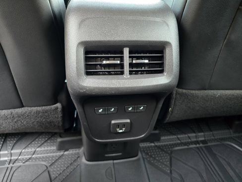 Used 2020 Chevrolet Equinox Premier image 24