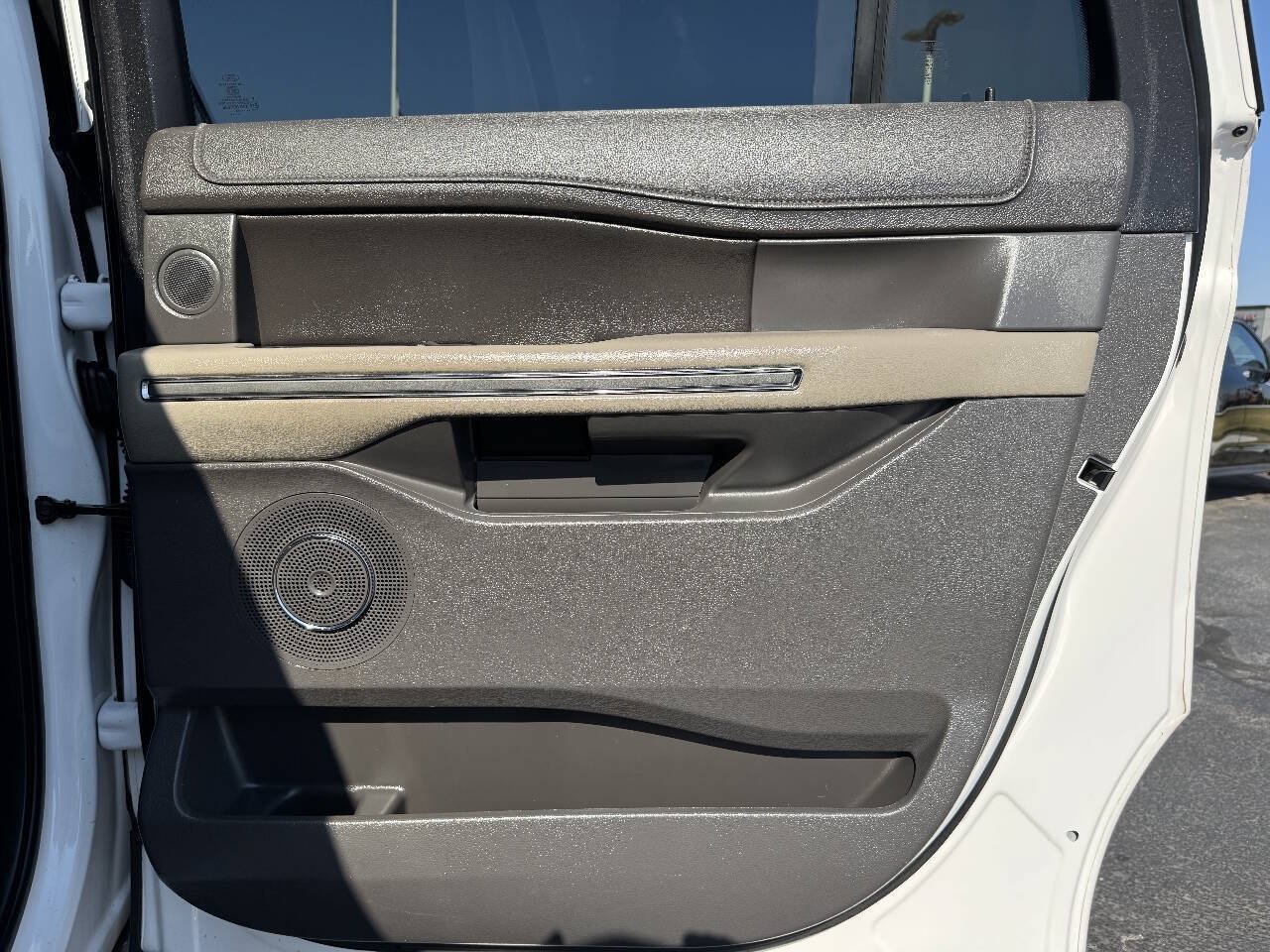 Used 2019 Ford Expedition Max XLT w/ Equipment Group 202A RWD image 22