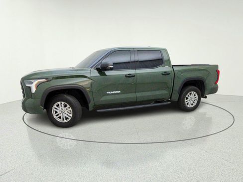 Used 2022 Toyota Tundra SR5 w/ SR5 Convenience Package AWD/4WD image 15