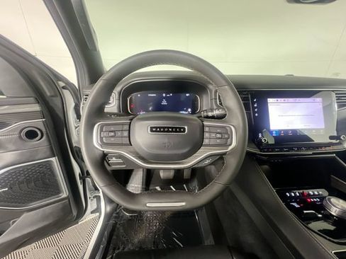 Used 2024 Jeep Wagoneer Series III AWD/4WD image 14
