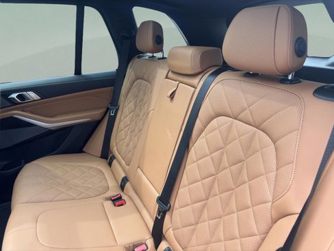 Used 2024 BMW X5 xDrive40i w/ M Sport Package AWD/4WD image 11