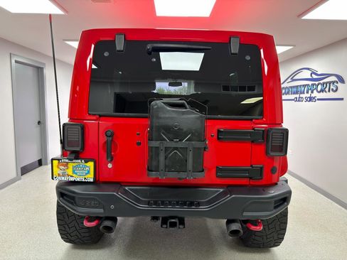 Used 2017 Jeep Wrangler Unlimited Rubicon AWD/4WD image 7