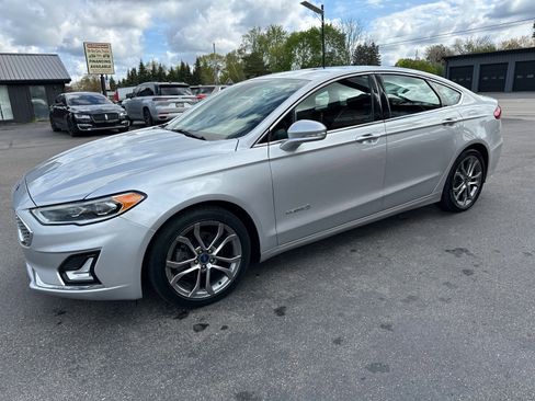 Used 2019 Ford Fusion Titanium FWD image 1