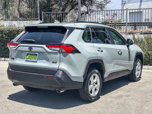 Certified 2021 Toyota RAV4 XLE w/ Carpet Mat Package (TMS) FWD image 6