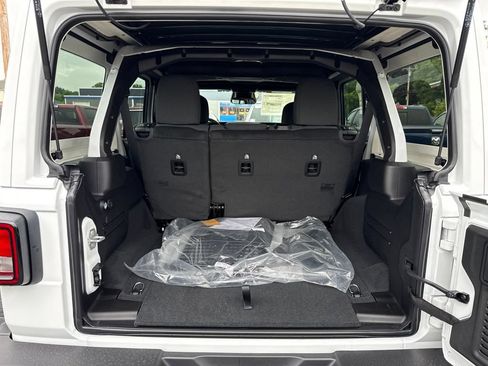 New 2026 Jeep Wrangler Unlimited Sport AWD/4WD image 22