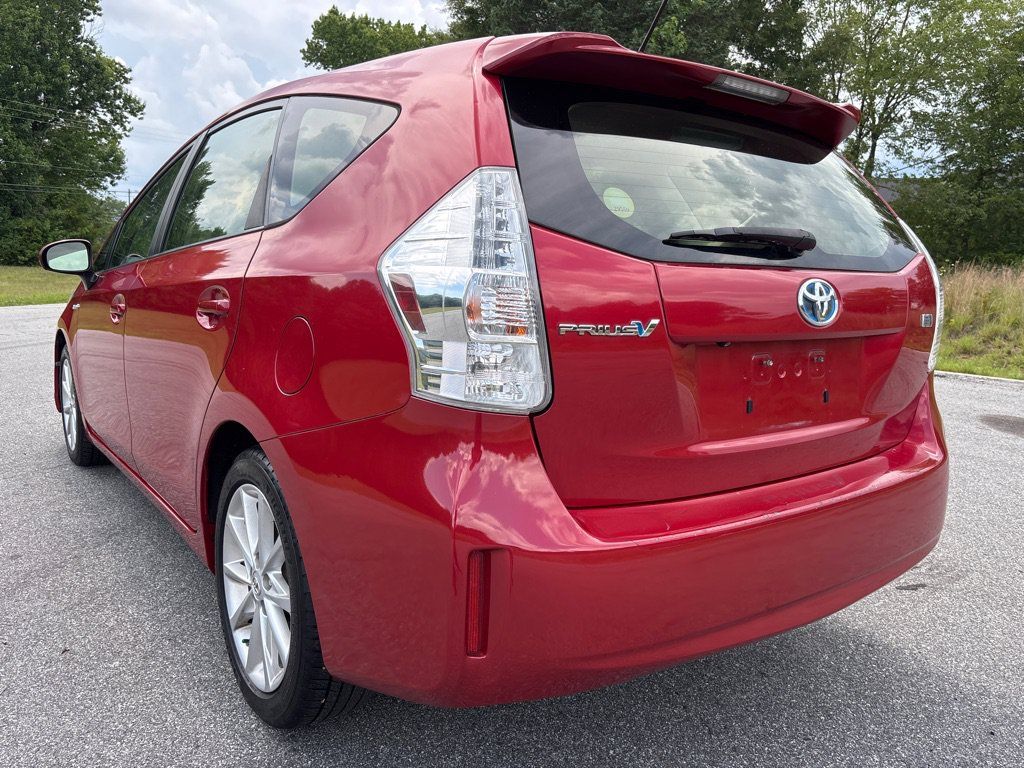 Used 2014 Toyota Prius V Five FWD image 3