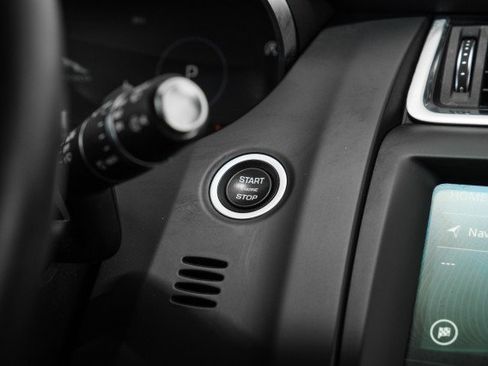 Used 2019 Jaguar E-PACE R-Dynamic SE image 20