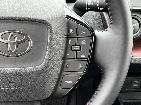 Used 2025 Toyota Prius Plug-In Hybrid image 14