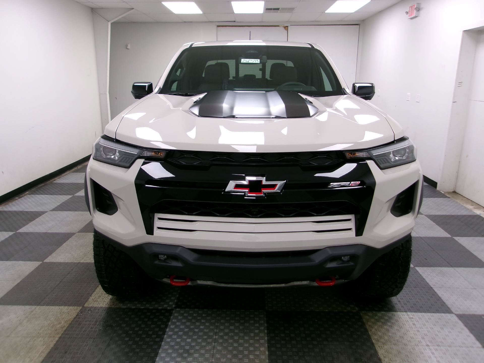 New 2026 Chevrolet Colorado ZR2 w/ Technology Package AWD/4WD image 14