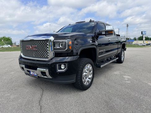 Used 2016 GMC Sierra 2500 Denali w/ Duramax Plus Package AWD/4WD image 7