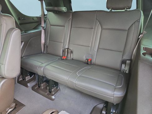 Used 2022 GMC Yukon Denali w/ Denali Premium Package image 17