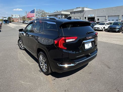 Used 2023 GMC Terrain Denali w/ Denali Premium Package AWD/4WD image 5