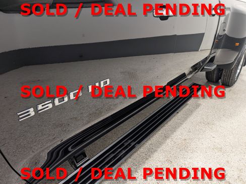 Used 2022 Chevrolet Silverado 3500 High Country image 9