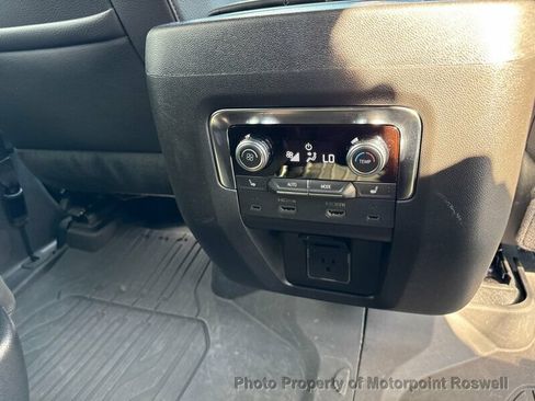 Used 2026 GMC Yukon XL Denali w/ Denali Reserve Package AWD/4WD image 18