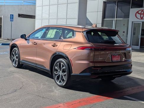 Used 2026 Toyota Crown Signia image 12