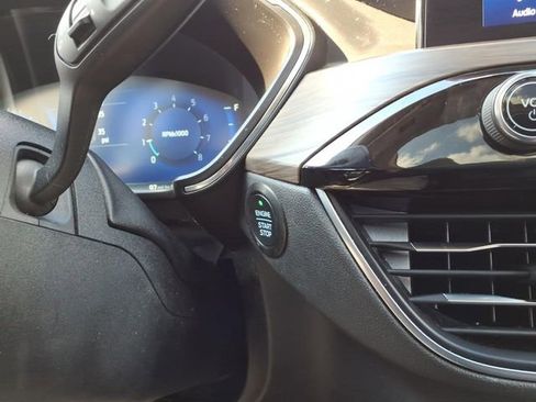 Used 2020 Ford Escape Titanium image 24