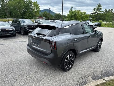 Certified 2025 Nissan Kicks SV AWD/4WD image 26