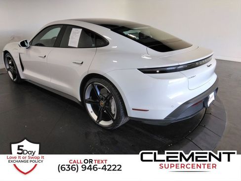 Used 2022 Porsche Taycan image 7