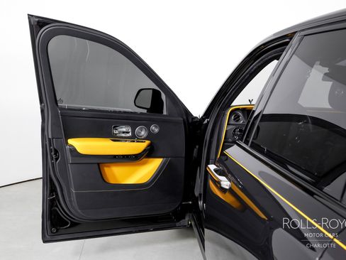 Certified 2023 Rolls-Royce Cullinan Black Badge w/ Driver's Package image 11