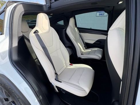 Used 2022 Tesla Model X Plaid image 28