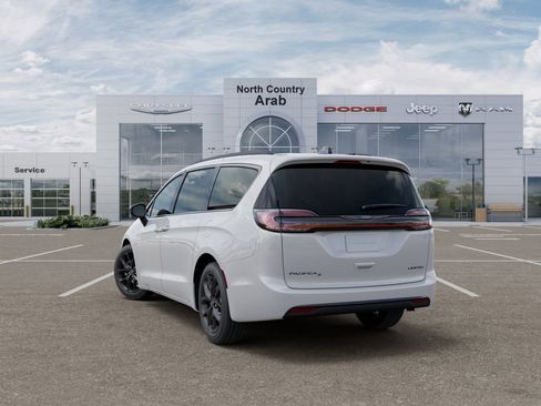 New 2026 Chrysler Pacifica Limited w/ S Appearance Package FWD image 4