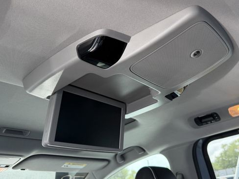 Used 2023 Honda Odyssey Elite image 16