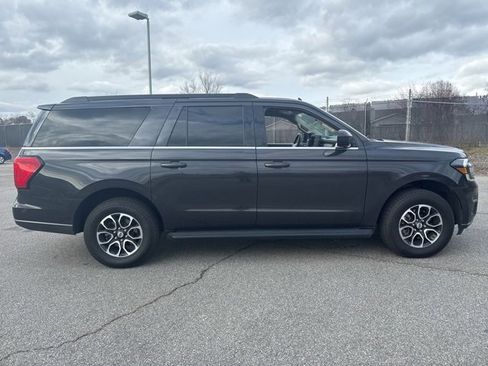 Used 2024 Ford Expedition Max XLT image 2