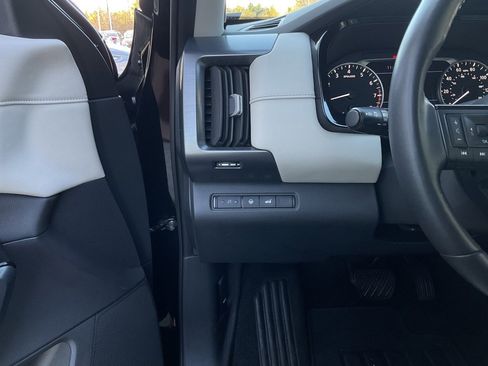 Used 2023 Nissan Pathfinder SL w/ SL Premium Package image 26