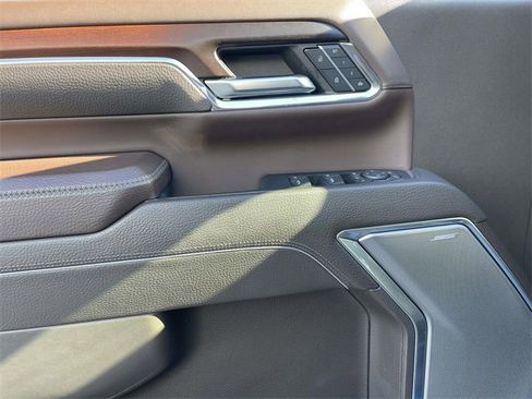 Used 2024 GMC Sierra 2500 Denali w/ Denali Reserve Package image 16