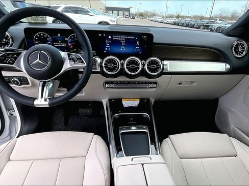 New 2026 Mercedes-Benz GLB 250 4MATIC image 5