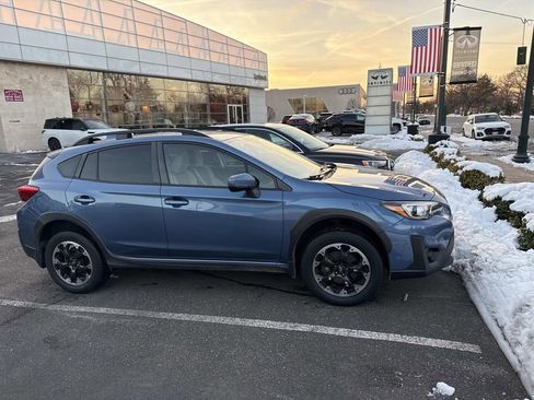 Used 2021 Subaru Crosstrek 2.0i Premium w/ Moonroof Package image 2