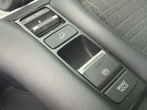 Certified 2024 Honda HR-V Sport image 28