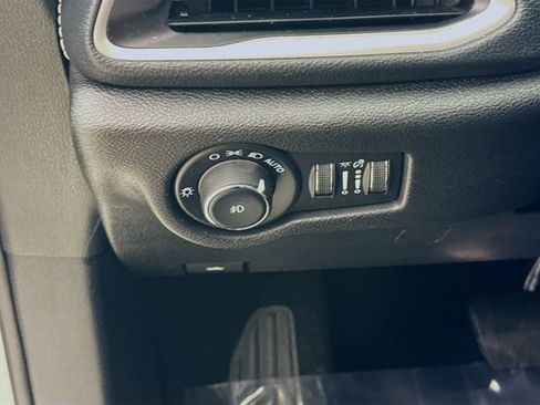 Used 2021 Chrysler Pacifica Touring w/ S Appearance Package image 10