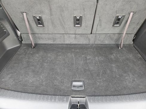 Used 2025 Chevrolet Traverse LT image 32