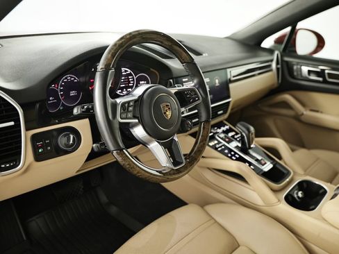 Certified 2023 Porsche Cayenne Coupe AWD/4WD image 4