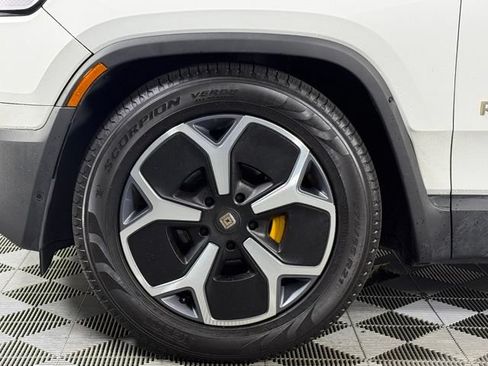 Used 2024 Rivian R1S Adventure AWD/4WD image 13