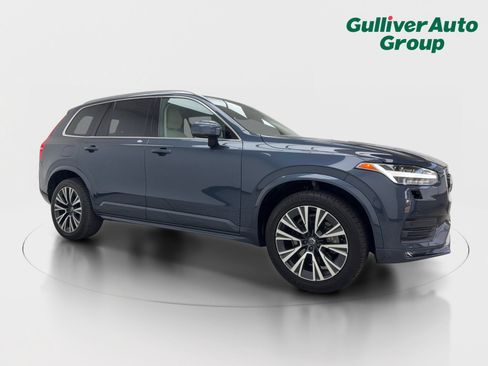 Used 2022 Volvo XC90 T5 Momentum w/ Climate Package FWD image 12