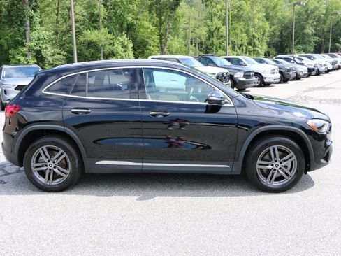 Used 2025 Mercedes-Benz GLA 250 4MATIC image 9