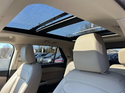 Certified 2023 Ford Explorer XLT w/ Equipment Group 202A image 9