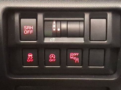 Used 2020 Subaru Crosstrek 2.0i Limited w/ Moonroof Package image 25