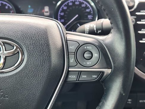 Used 2019 Toyota Camry XLE FWD image 28
