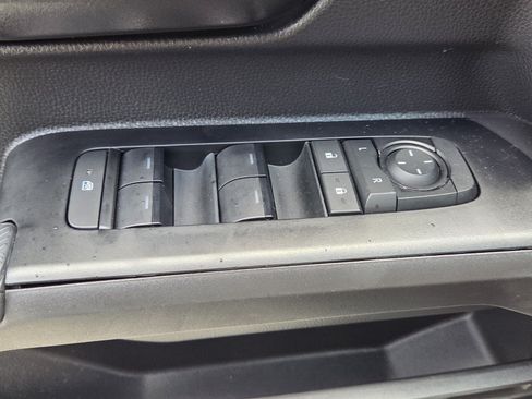 Certified 2025 Toyota Tacoma SR5 AWD/4WD image 14