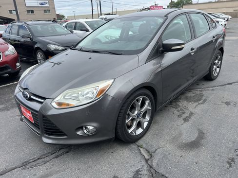 Used 2013 Ford Focus SE FWD image 3