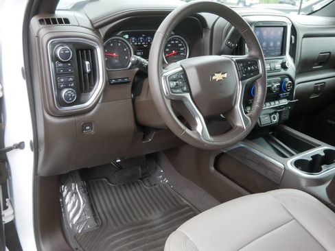 Used 2020 Chevrolet Silverado 3500 LTZ w/ Technology Package AWD/4WD image 17