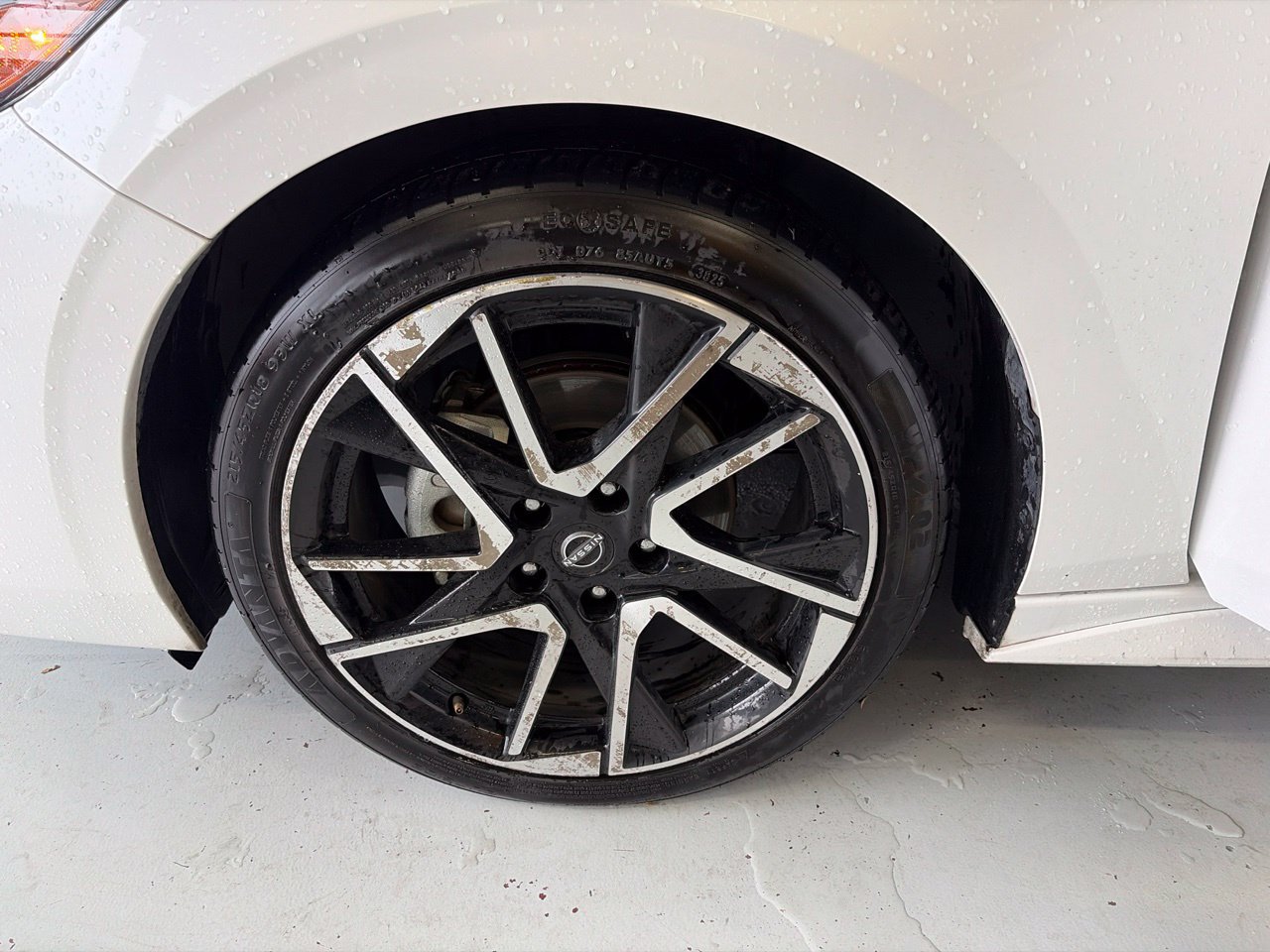 Used 2025 Nissan Sentra SR w/ SR Premium Package FWD image 11